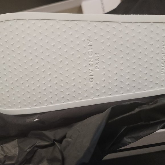 Givenchy Pool Slide - Picture 3 of 5